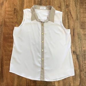 Calvin Klein  - Sleeveless Button Down Top